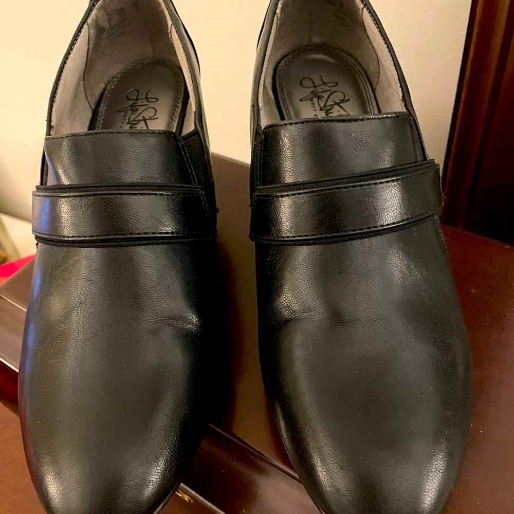 LifeStride black slip on shoes, size 10